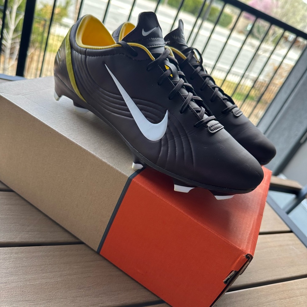 Nike Men's Mercurial Vapor 1 RGN SE